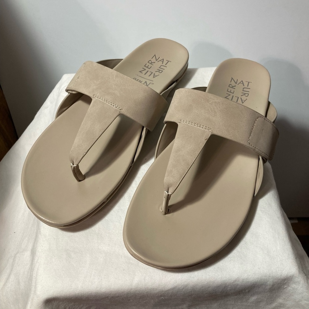 Naturalizer Gen N women's sandals, Porcelain color size 8 New